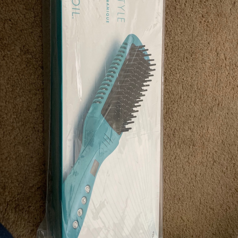 Smooth Style Ceramic Heated Brush